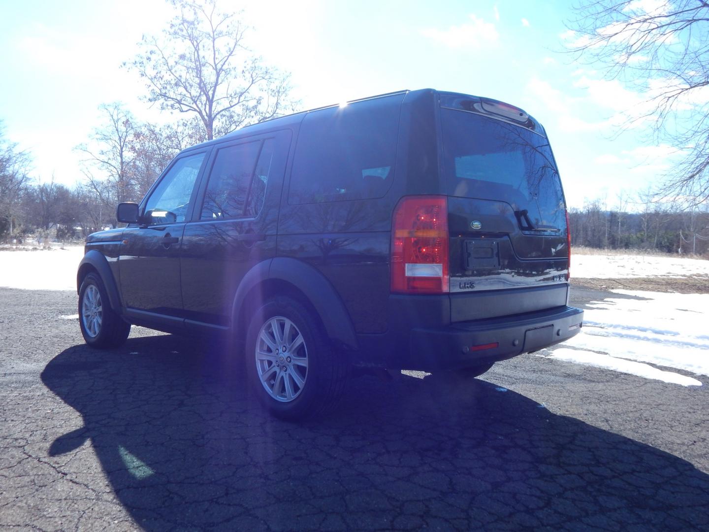 2008 Black /Tan Leather Land Rover LR3 SE (SALAE25488A) with an 4.4L V8 DOHC 32V engine, 6-Speed Automatic Overdrive transmission, located at 6528 Lower York Road, New Hope, PA, 18938, (215) 862-9555, 40.358707, -74.977882 - Photo#2